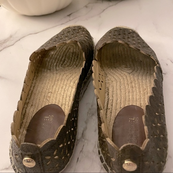 Michael Kors Alexis Perforated Espadrilles Size 6. - Picture 11 of 11